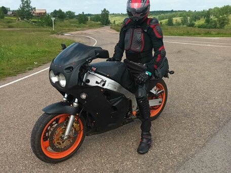 1988 Yamaha FZR1000, чёрный, 225000 рублей, вид 5