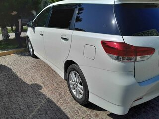 2009 Toyota Wish II, белый, 1350000 рублей, вид 2