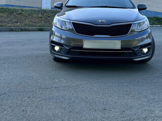 2016 Kia Rio III Рестайлинг, серый, 1400000 рублей, вид 2