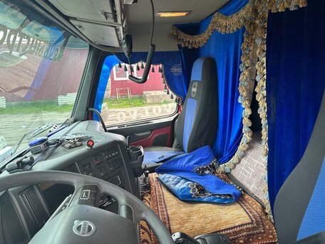 2020 Volvo FM, красный, 13500000 рублей, вид 5