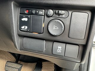 2013 Honda Freed I Рестайлинг, белый, 1360000 рублей, вид 2