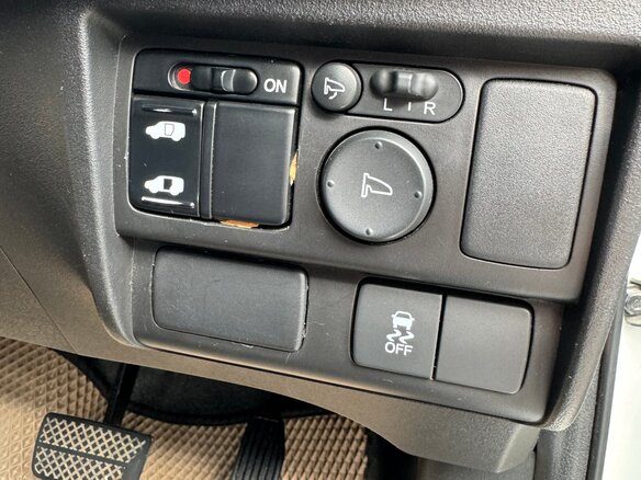 2013 Honda Freed I Рестайлинг, белый, 1360000 рублей - вид 1