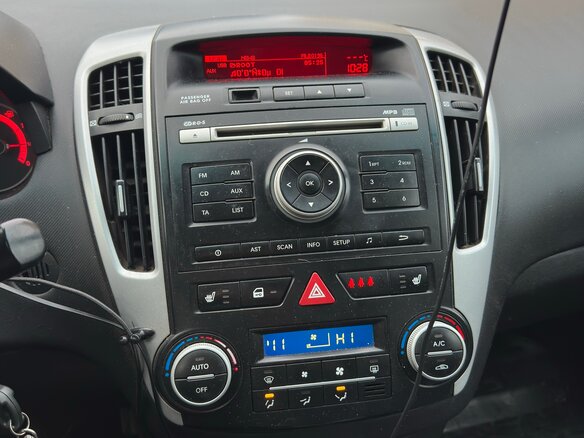 2011 Kia Ceed I Рестайлинг, чёрный, 850000 рублей - вид 8