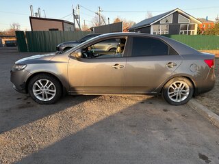 2010 Kia Cerato 6-speed II, серый, 750000 рублей, вид 3