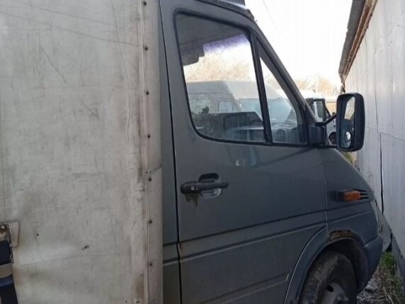 2004 Mercedes-Benz Sprinter, серебристый, 900000 рублей - вид 5