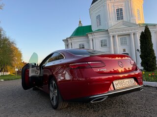 2017 Mercedes-Benz E-Класс 200 V (W213, S213, C238), красный, 4000000 рублей, вид 5