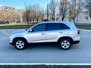 2014 Kia Sorento II Рестайлинг, серебристый, 1450000 рублей, вид 2
