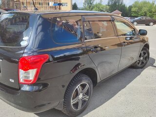2011 Toyota Corolla Fielder X (E140, E150) Рестайлинг, чёрный, 900000 рублей, вид 5