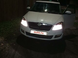 2011 Skoda Fabia II Рестайлинг, белый, 750000 рублей, вид 4