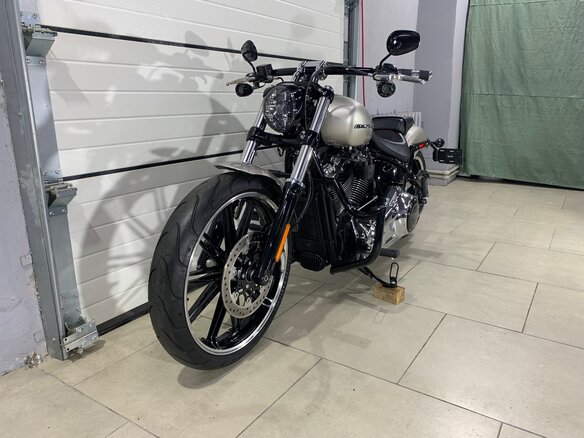2018 Harley-Davidson Breakout, серый, 1750000 рублей - вид 5