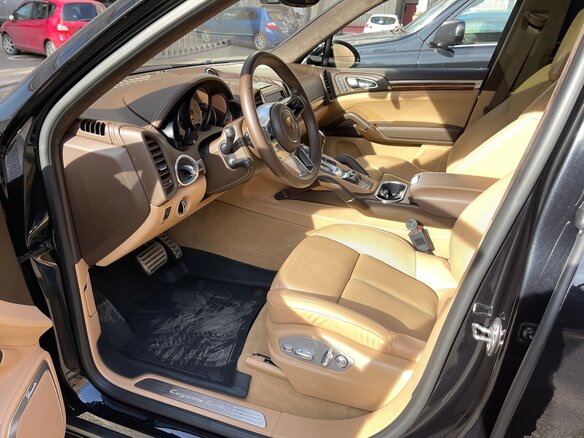 2016 Porsche Cayenne Turbo II Рестайлинг (958), чёрный, 5750000 рублей - вид 7