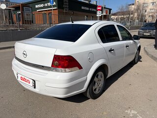 2010 Opel Astra H Рестайлинг, белый, 640000 рублей, вид 3
