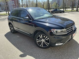 2017 Volkswagen Tiguan II, чёрный, 2300000 рублей, вид 1