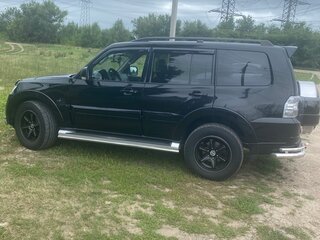 2011 Mitsubishi Pajero IV Рестайлинг 1, чёрный, 2100000 рублей, вид 2