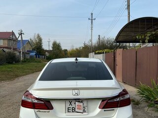 2016 Honda Accord IX Рестайлинг, белый, 1900000 рублей, вид 4