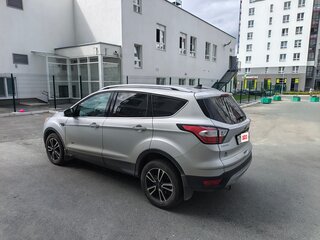 2017 Ford Kuga II Рестайлинг, серый, 1600000 рублей, вид 3