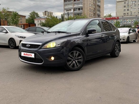 2010 Ford Focus II Рестайлинг, серый, 750000 рублей - вид 2