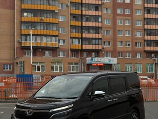 2018 Toyota Voxy III (R80) Рестайлинг, фиолетовый, 2790000 рублей, вид 5