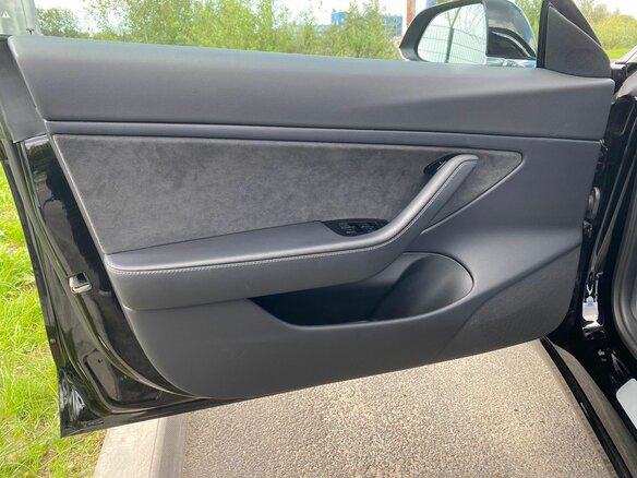 2018 Tesla Model 3 Mid Range I, чёрный - вид 9