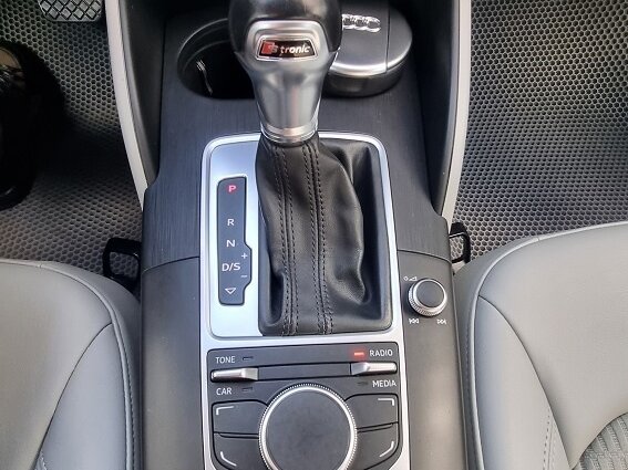 2015 Audi A3 III (8V), белый, 1700000 рублей - вид 19