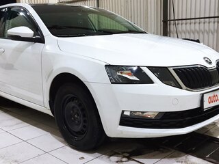 2018 Skoda Octavia III (A7) Рестайлинг, белый, 1800000 рублей, вид 2