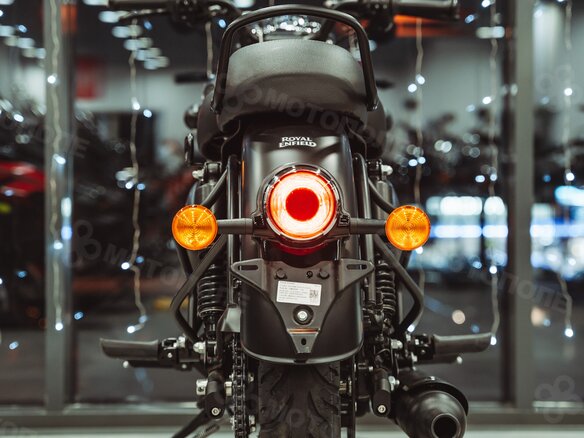 2026 Royal Enfield Classic 350, чёрный, 520000 рублей - вид 6
