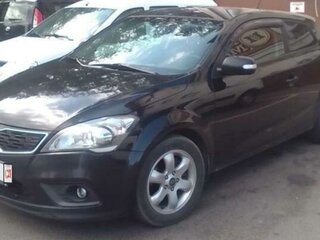 2011 Kia Ceed I Рестайлинг, чёрный, 650000 рублей, вид 2