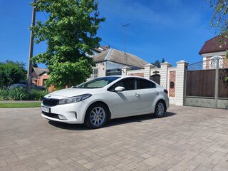 2018 Kia Cerato III Рестайлинг (Classic), белый, 1200000 рублей, вид 4