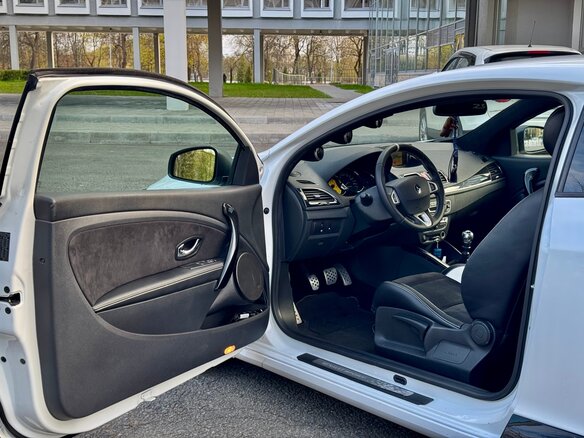 2012 Renault Megane RS III, белый, 1650000 рублей - вид 13