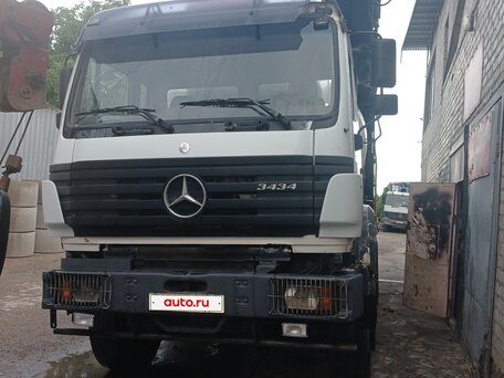 1996 Mercedes-Benz Actros, белый, 3400000 рублей, вид 2
