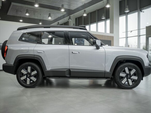 2025 Changan Deepal G318 I, серебристый - вид 3