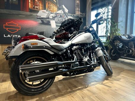 2024 Harley-Davidson Low Rider, серебристый, 2400000 рублей, вид 3