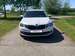 2018 Skoda Octavia III (A7) Рестайлинг, белый, 1990000 рублей, вид 1