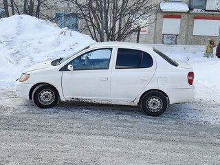 2000 Toyota Platz, белый, 260000 рублей, вид 2