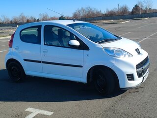 2010 Peugeot 107 I Рестайлинг, белый, 525000 рублей, вид 3