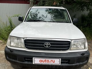 2001 Toyota Land Cruiser 105 100 Series, белый, 1650000 рублей, вид 1