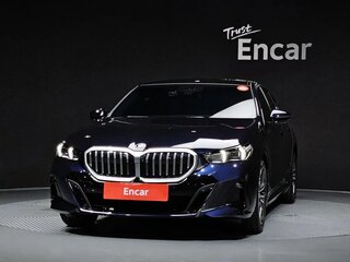 2026 BMW 5 серии 523d xDrive VIII (G60/G61/G68), синий, 9458000 рублей, вид 3