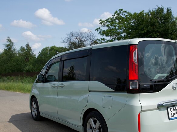 2016 Honda Stepwgn V, зелёный, 1615000 рублей - вид 3