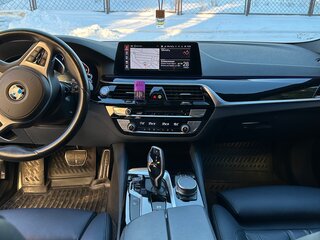 2019 BMW 5 серии 530e xDrive VII (G30/G31/G38), чёрный, 5750000 рублей, вид 4