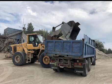 1989 Volvo F-Series, синий, 1499999 рублей, вид 1