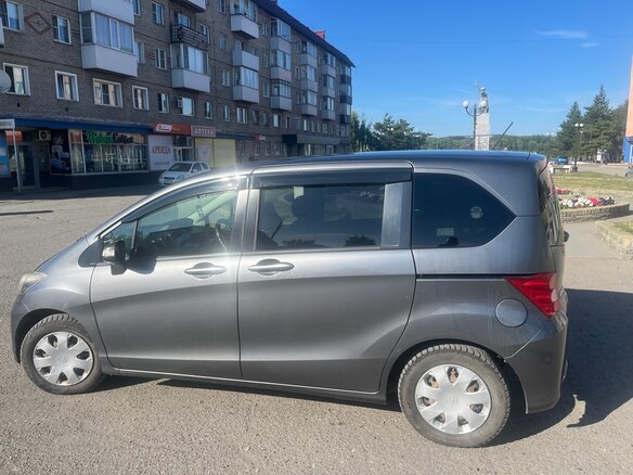 2010 Honda Freed I, серый, 880000 рублей - вид 3