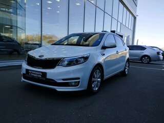 2015 Kia Rio III Рестайлинг, белый, 1049000 рублей, вид 2
