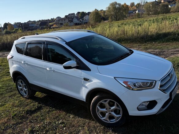 2017 Ford Kuga II Рестайлинг, белый, 1840000 рублей - вид 7