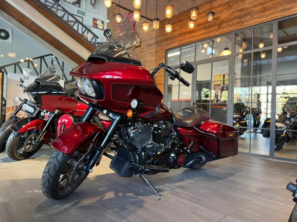 2023 Harley-Davidson Road Glide Special, пурпурный, 3690000 рублей