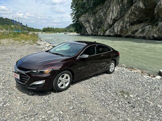 2020 Chevrolet Malibu IX Рестайлинг, красный, 2000000 рублей, вид 1
