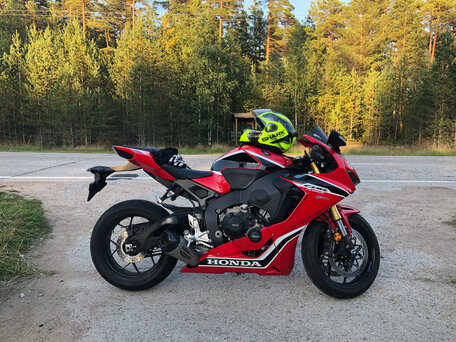 2017 Honda CBR 1000 RR/RA Fireblade, пурпурный, 1290000 рублей, вид 3