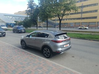 2018 Kia Sportage IV Рестайлинг, серебристый, 2390000 рублей, вид 2