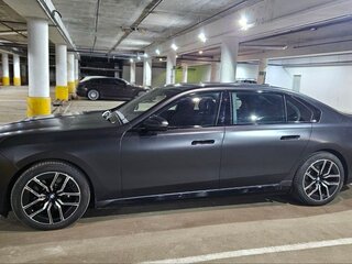 2023 BMW i7 xDrive60 I (G70), чёрный, 10900000 рублей, вид 4