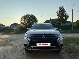 2021 Mitsubishi Outlander III Рестайлинг 3, белый, 3100000 рублей, вид 1