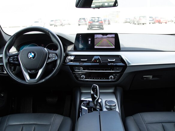 2019 BMW 5 серии 530i xDrive VII (G30/G31/G38), белый, 3750000 рублей - вид 13
